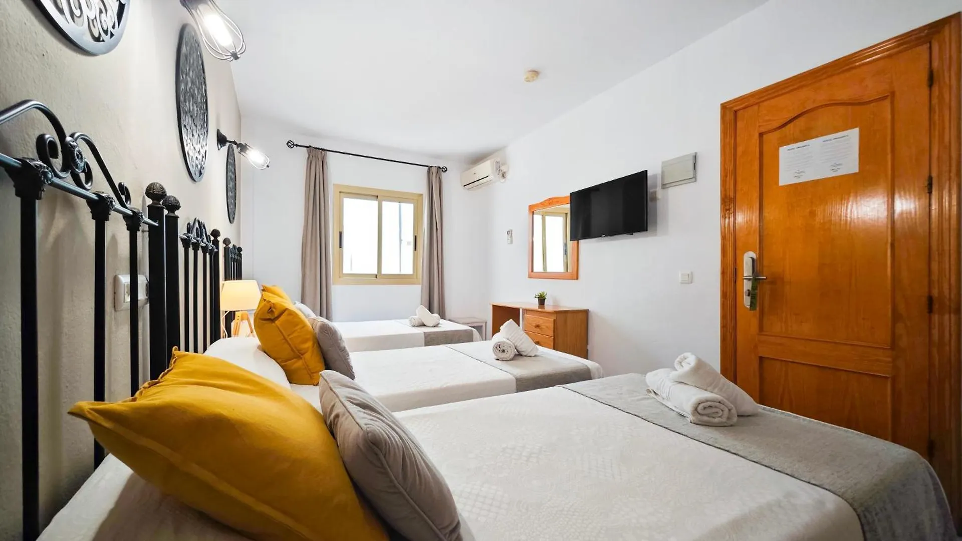 Hostal Dinamarca San Antonio  San Antonio (Ibiza)