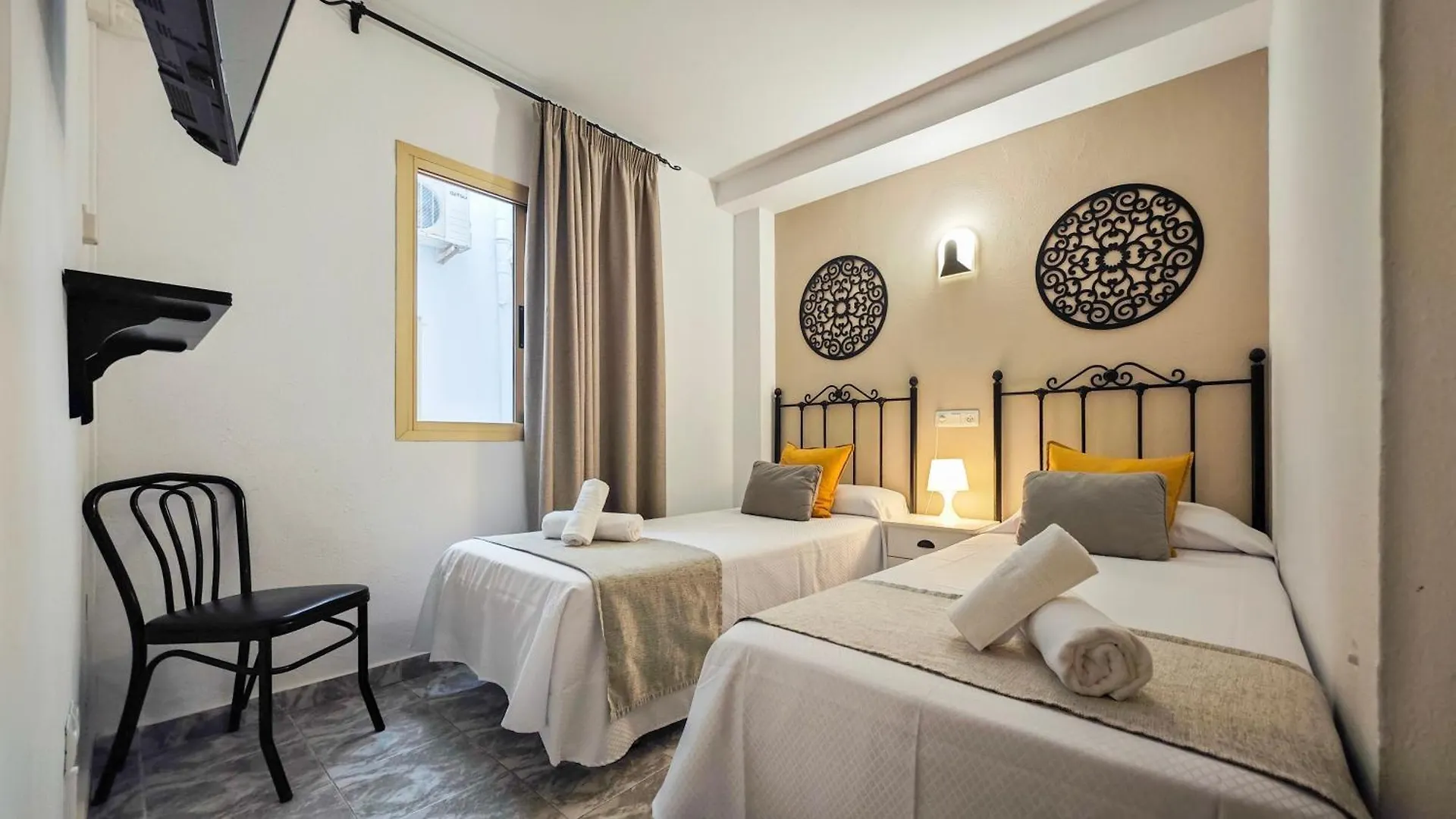 Hostal Dinamarca San Antonio