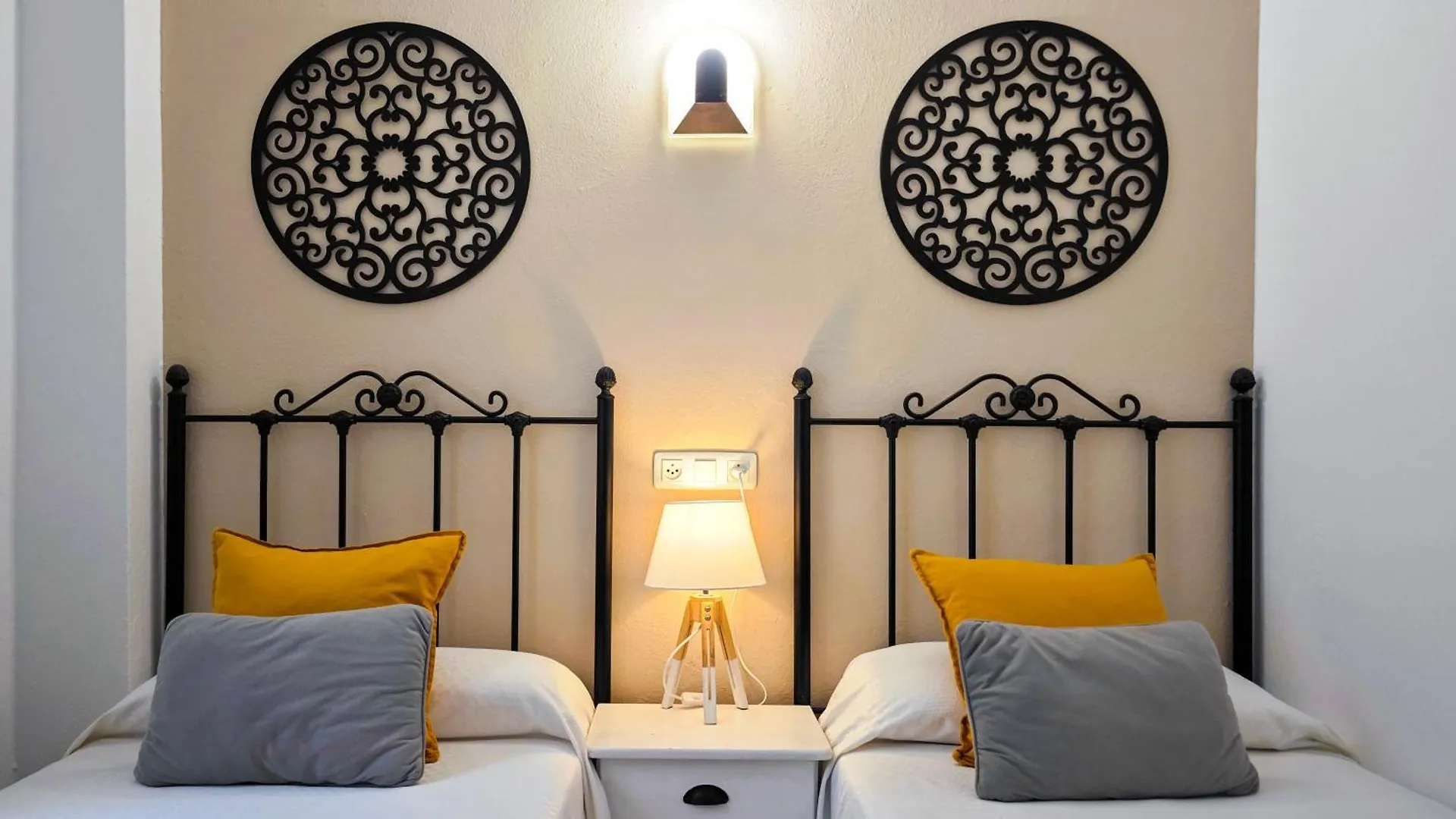 Hostal Dinamarca San Antonio  Guest house San Antonio (Ibiza)