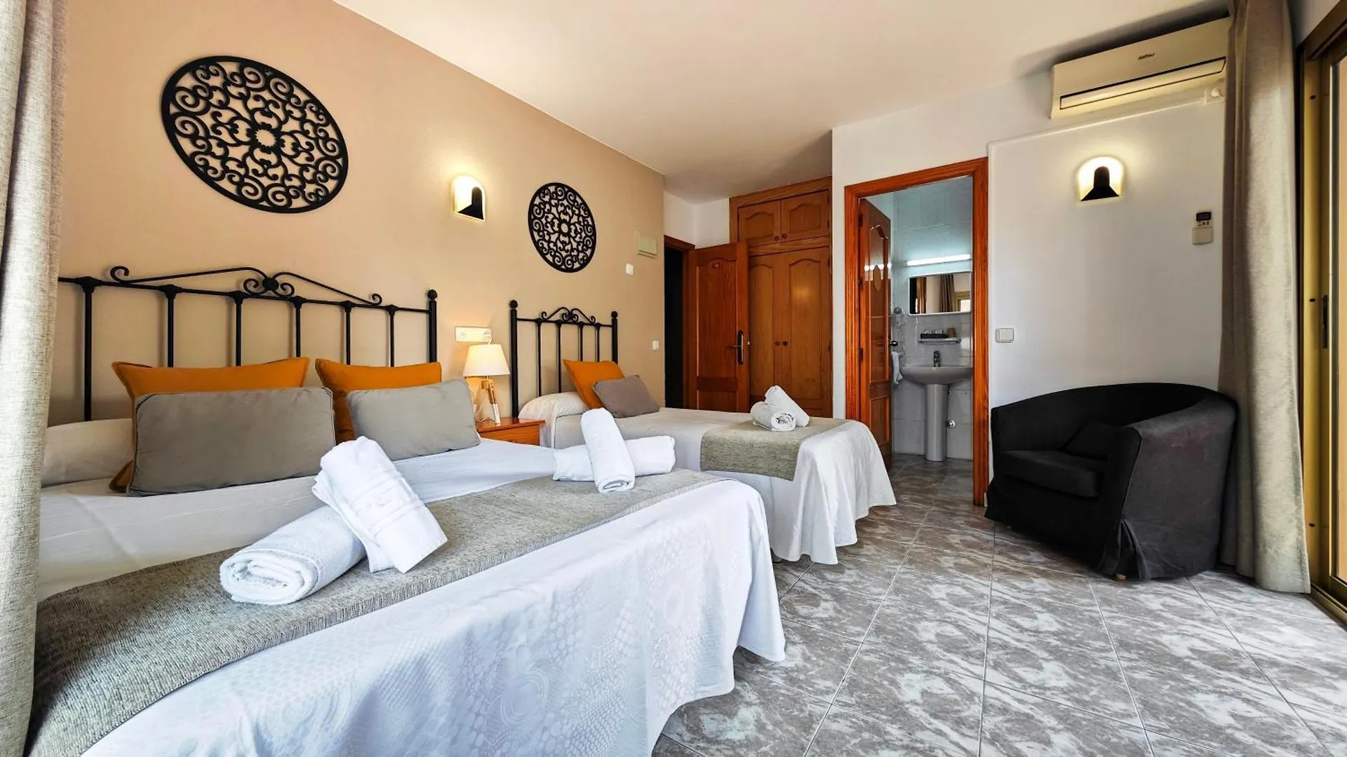 Hostal Dinamarca San Antonio  2*, San Antonio (Ibiza) Spain