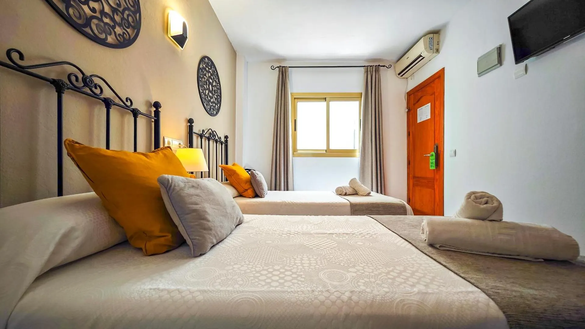 Hostal Dinamarca San Antonio