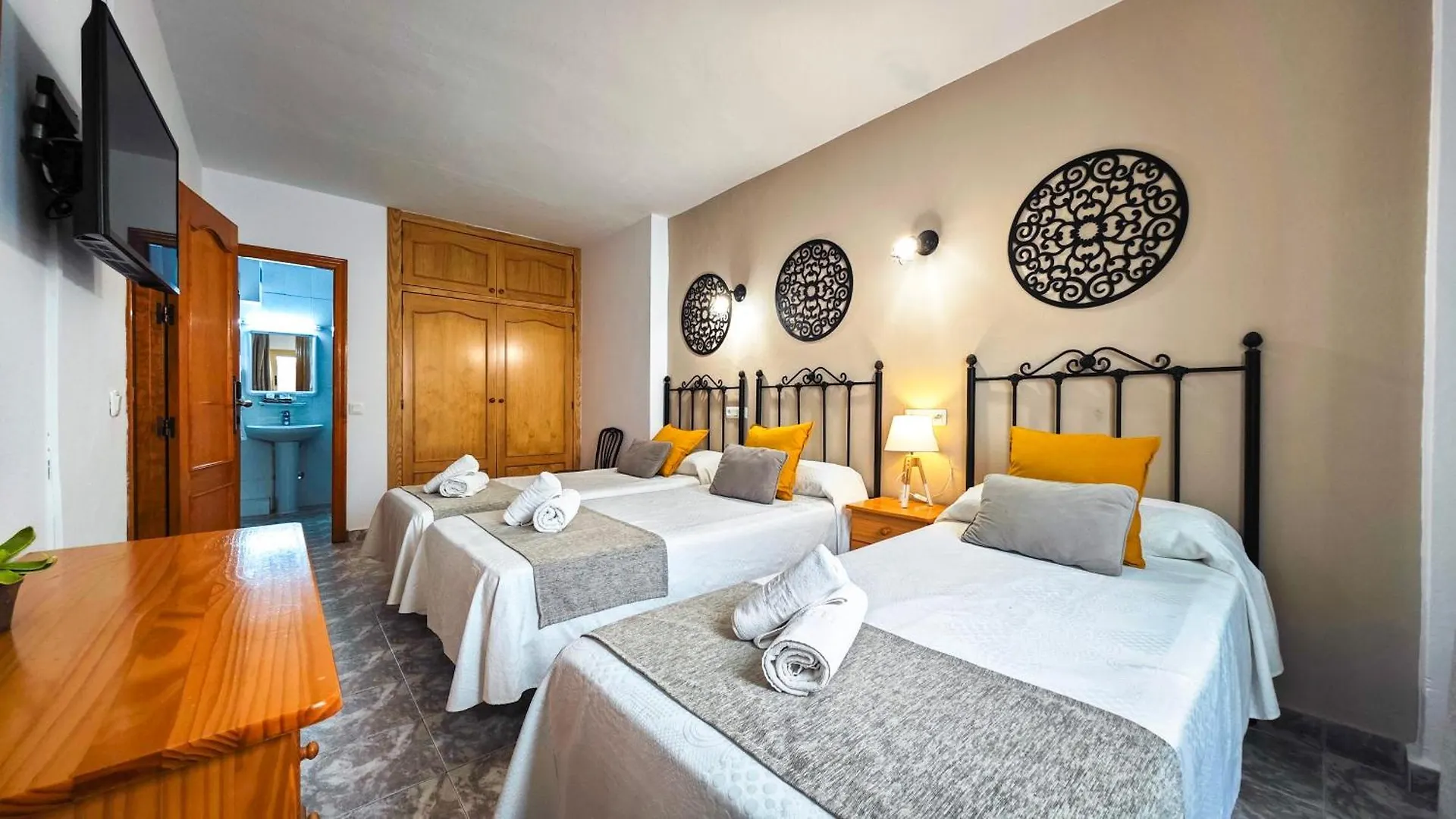 Hostal Dinamarca San Antonio  2*, San Antonio (Ibiza)