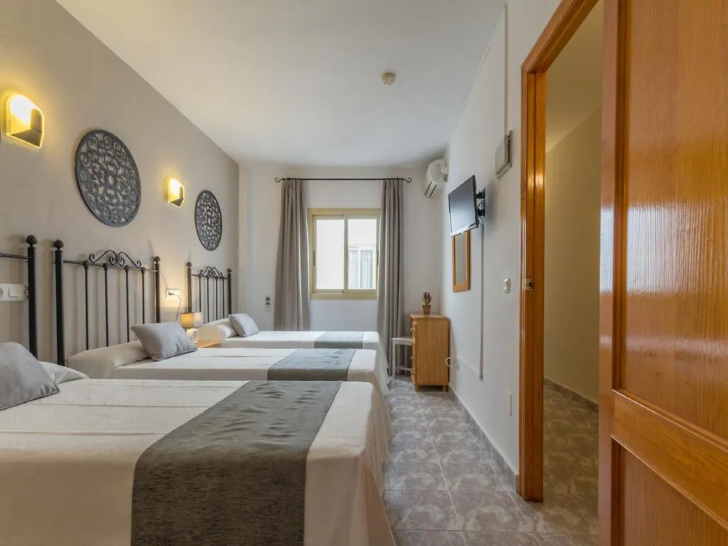 Guest house Hostal Dinamarca San Antonio